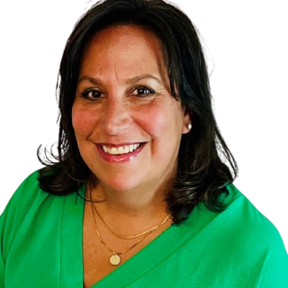 Headshot of Alison Brewer