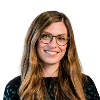 Headshot of Laura Quartly